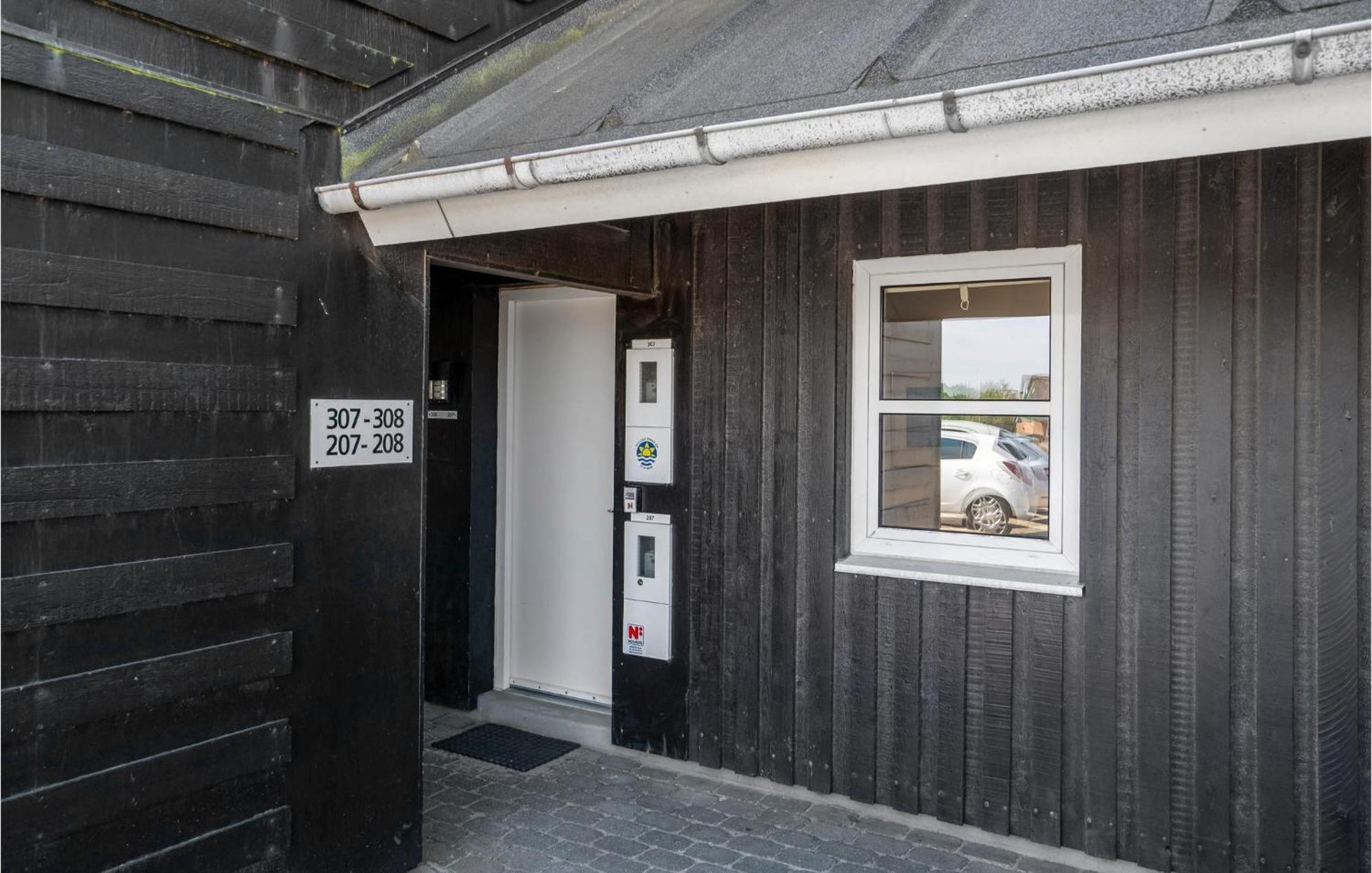 Lejl, 207 St,