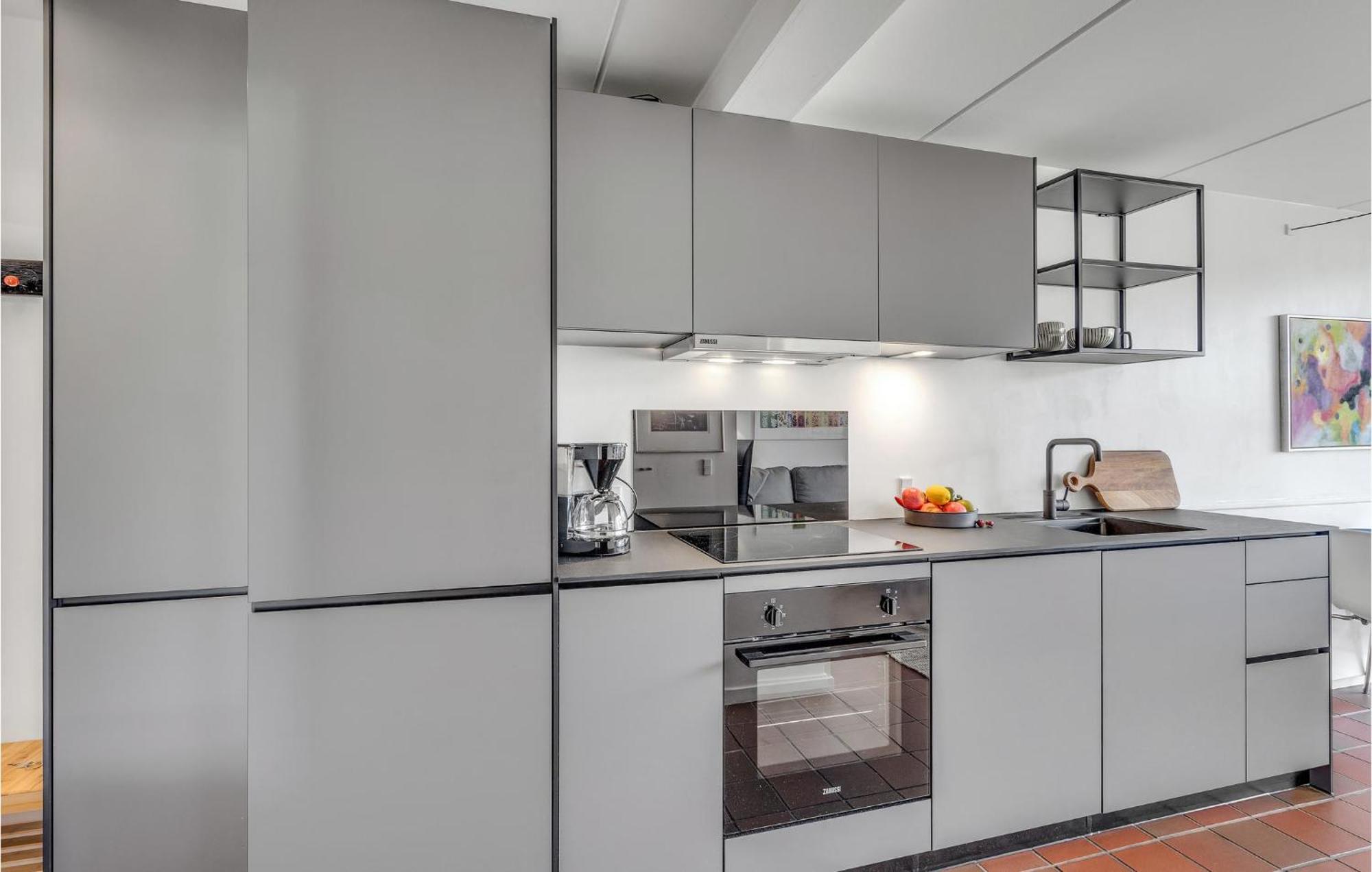 Lejl, 207 St, Апартаменты