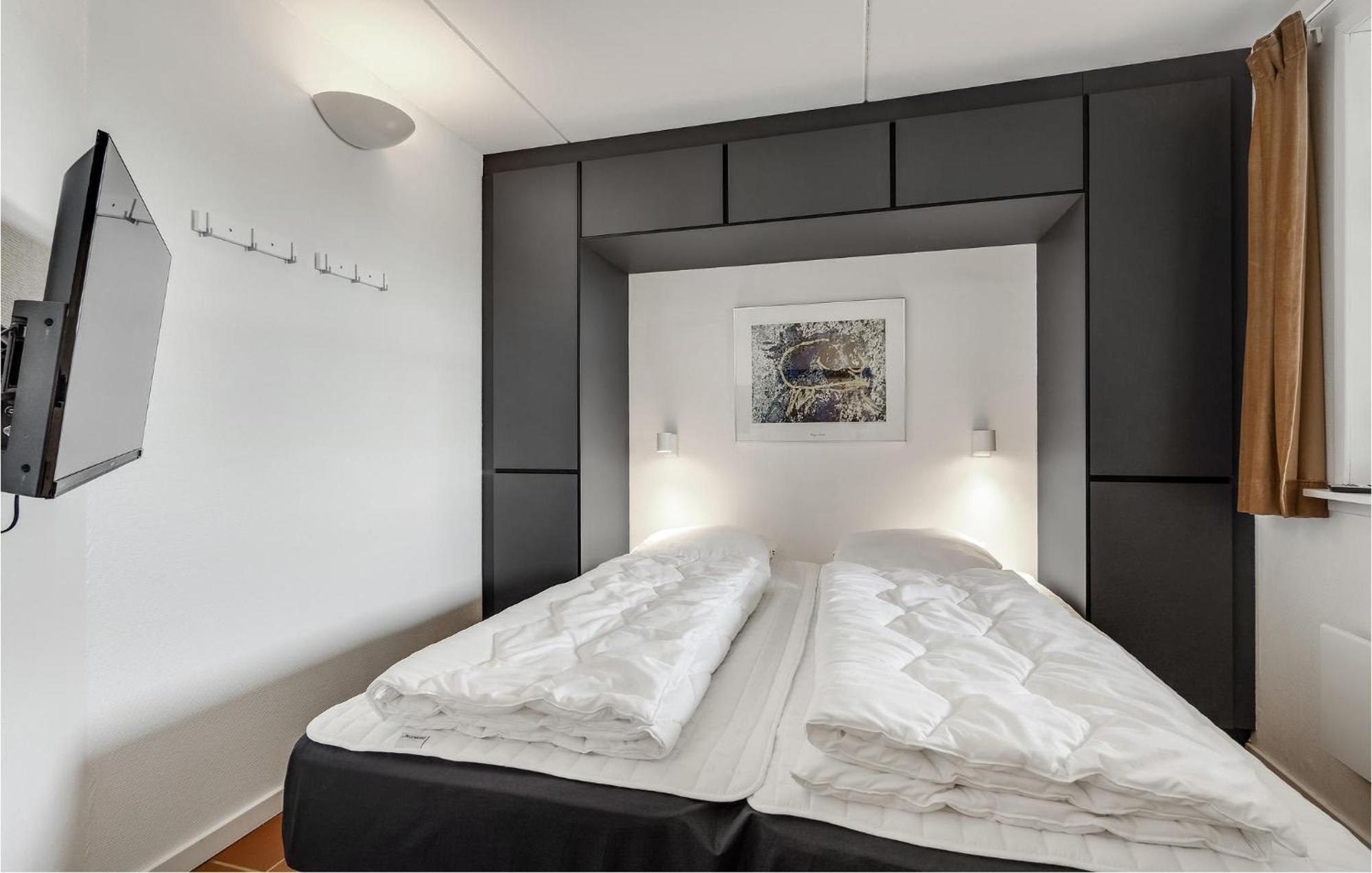 Lejl, 207 St,